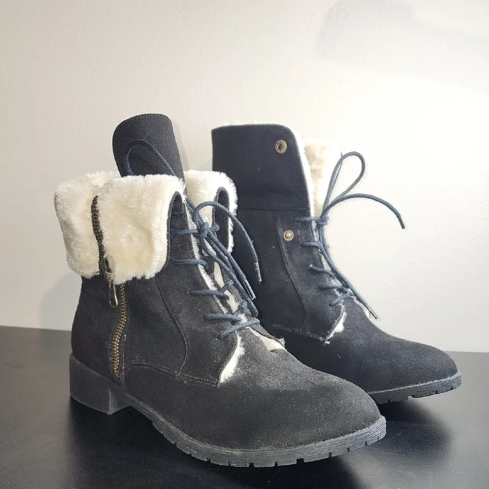 Comfortview Winter Boots Black and Cream Faux Fur Cuff